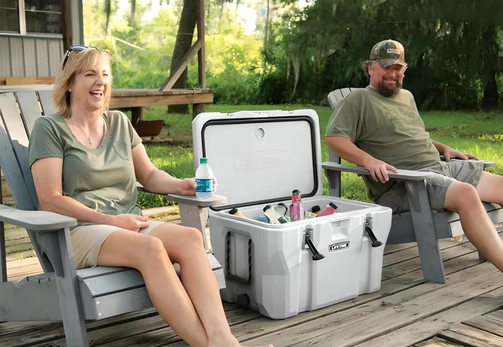 outdoor beverage bar with cooler